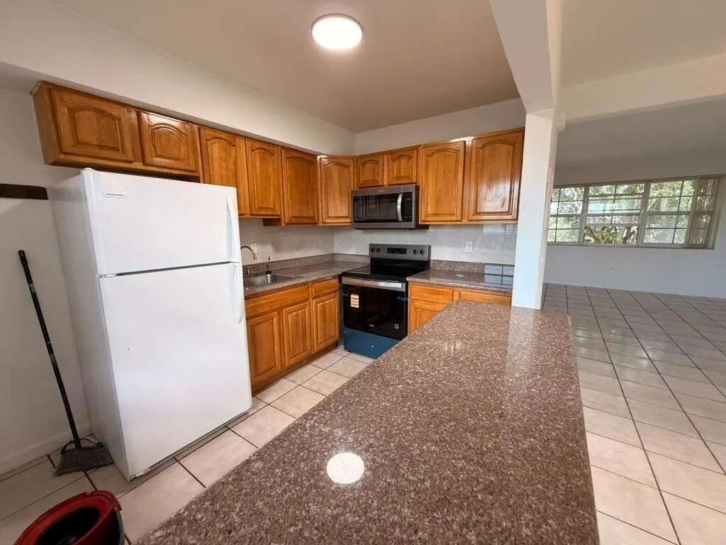 605 84th Street, Miami Beach, FL 33141 photo 5