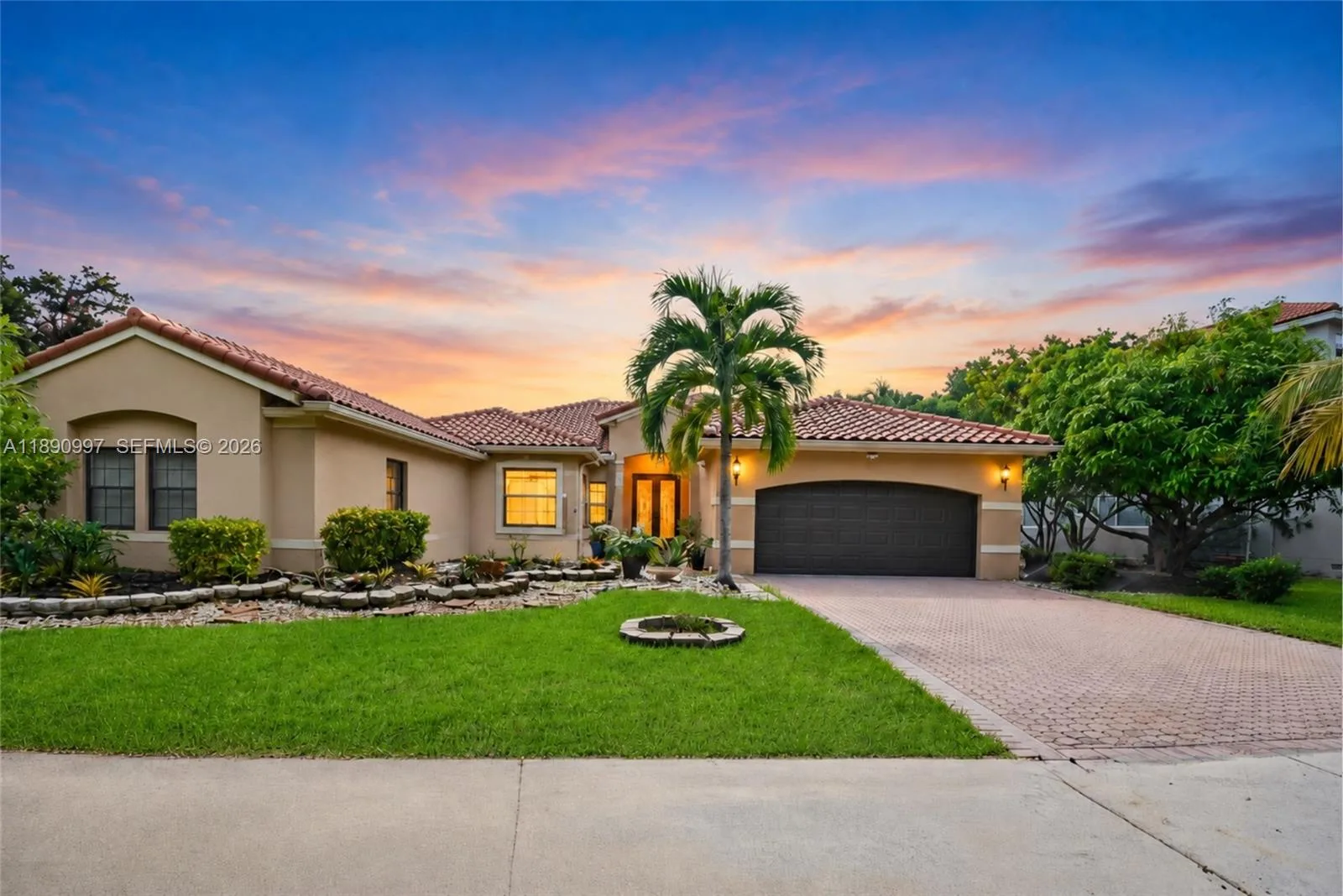 523 Stonemont Dr, Weston, FL 33326