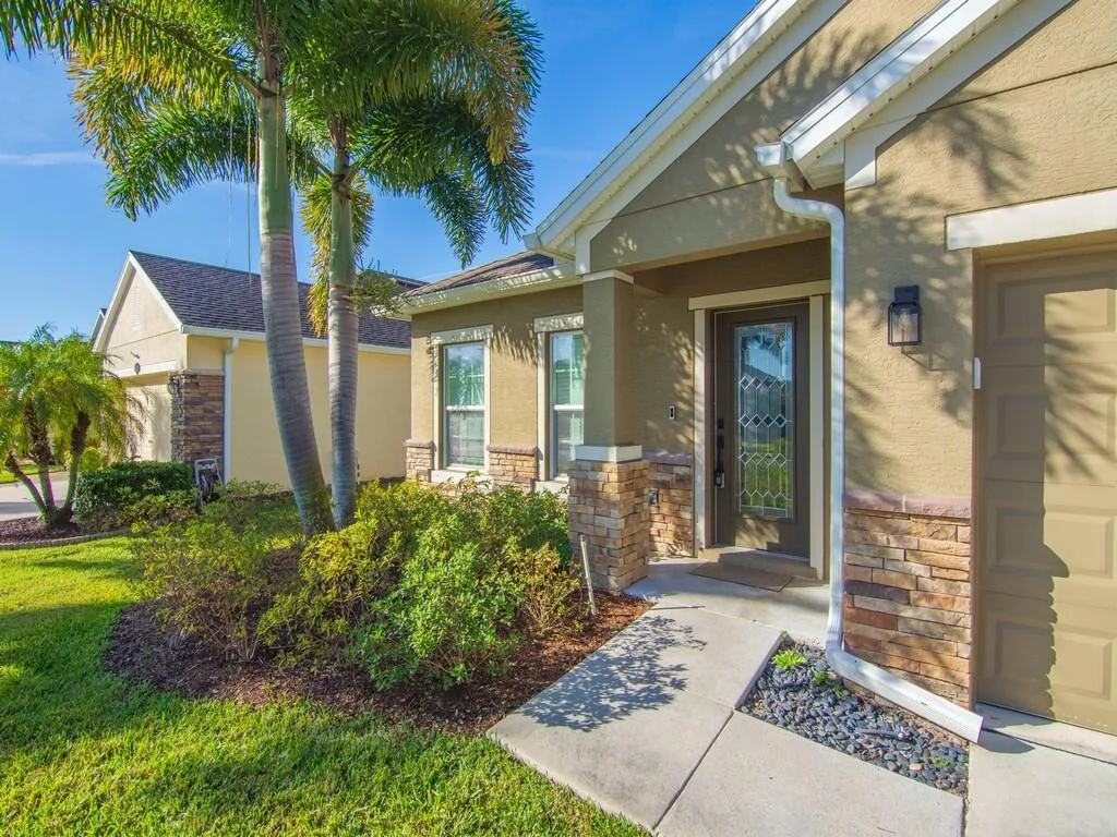 8095 Westfield Circle, Vero Beach, FL 32966 photo 2