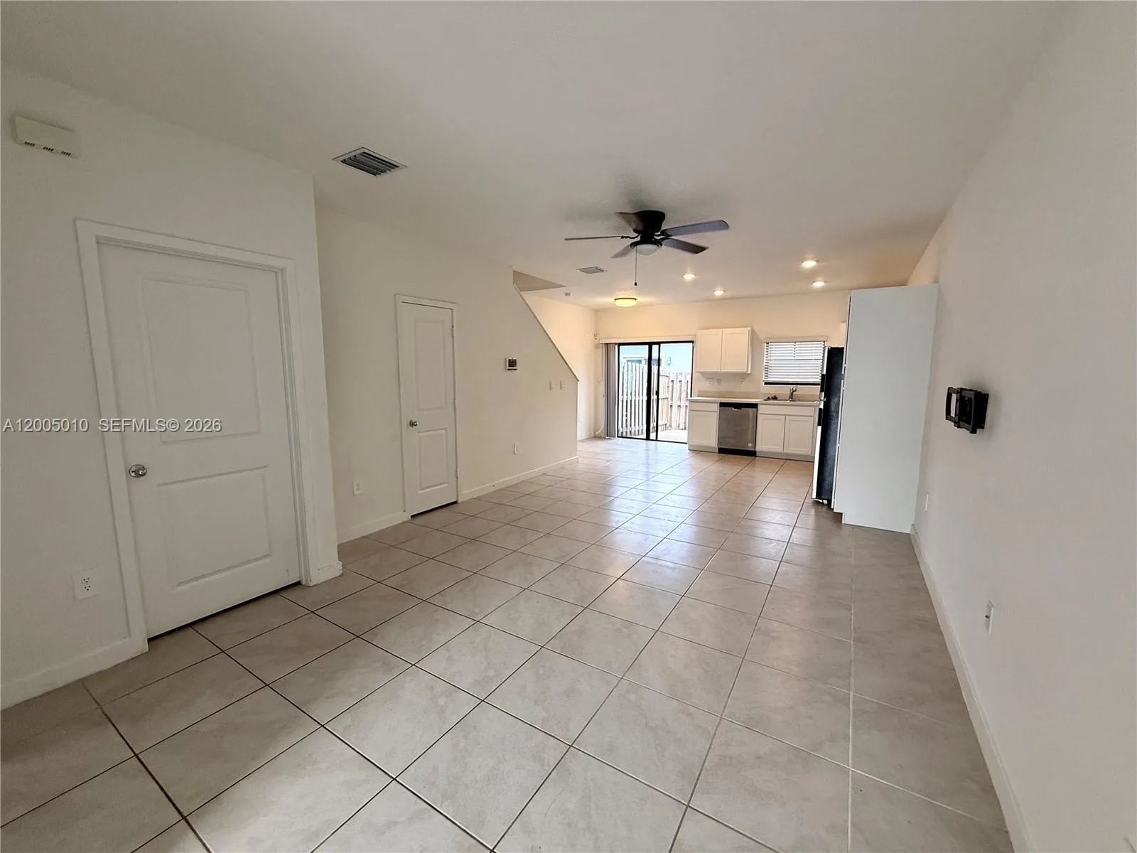 529 NE 1st Dr, Florida City, FL 33034 photo 3