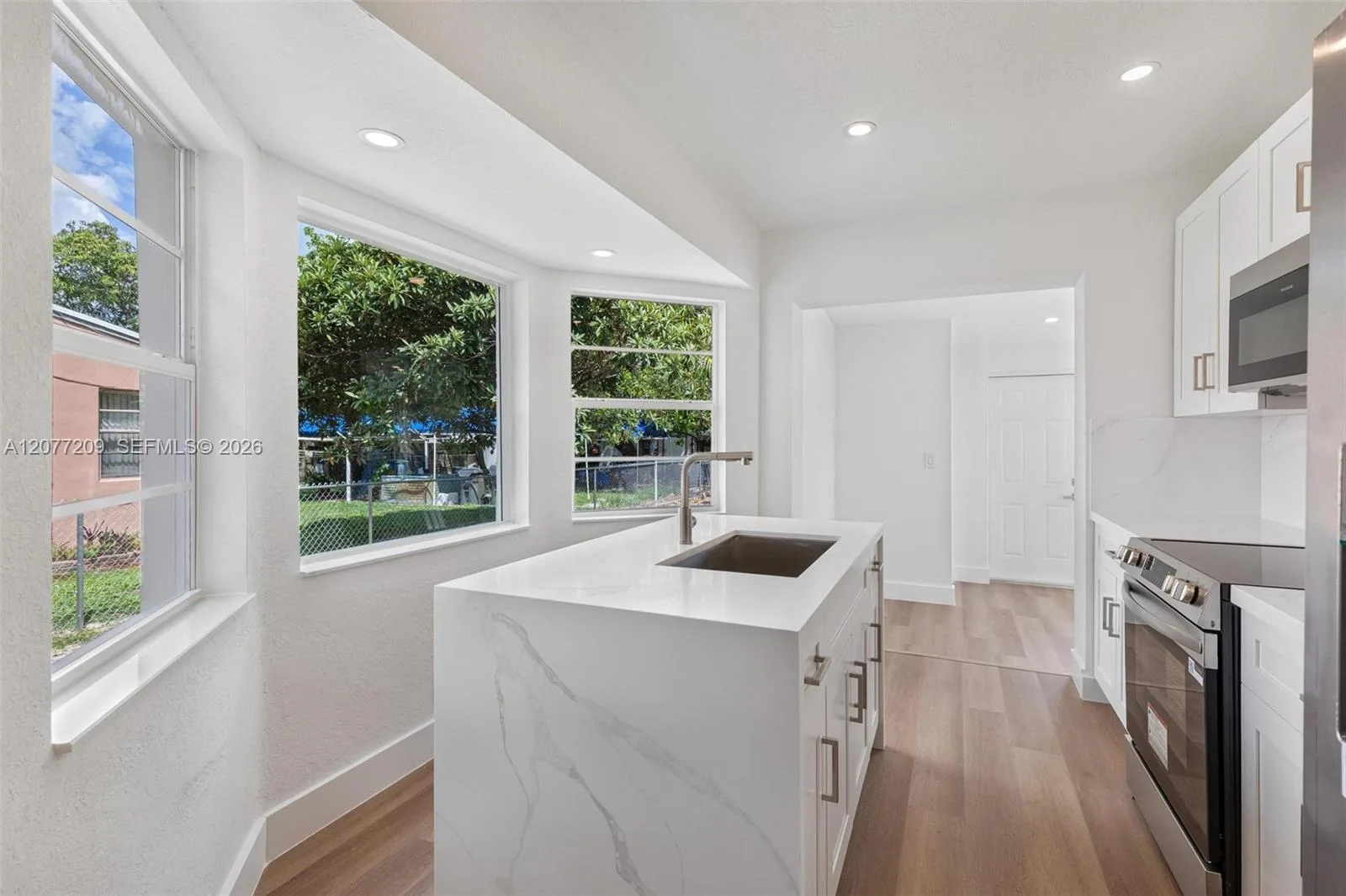 2839 Mayo St, Hollywood, FL 33020 photo 8