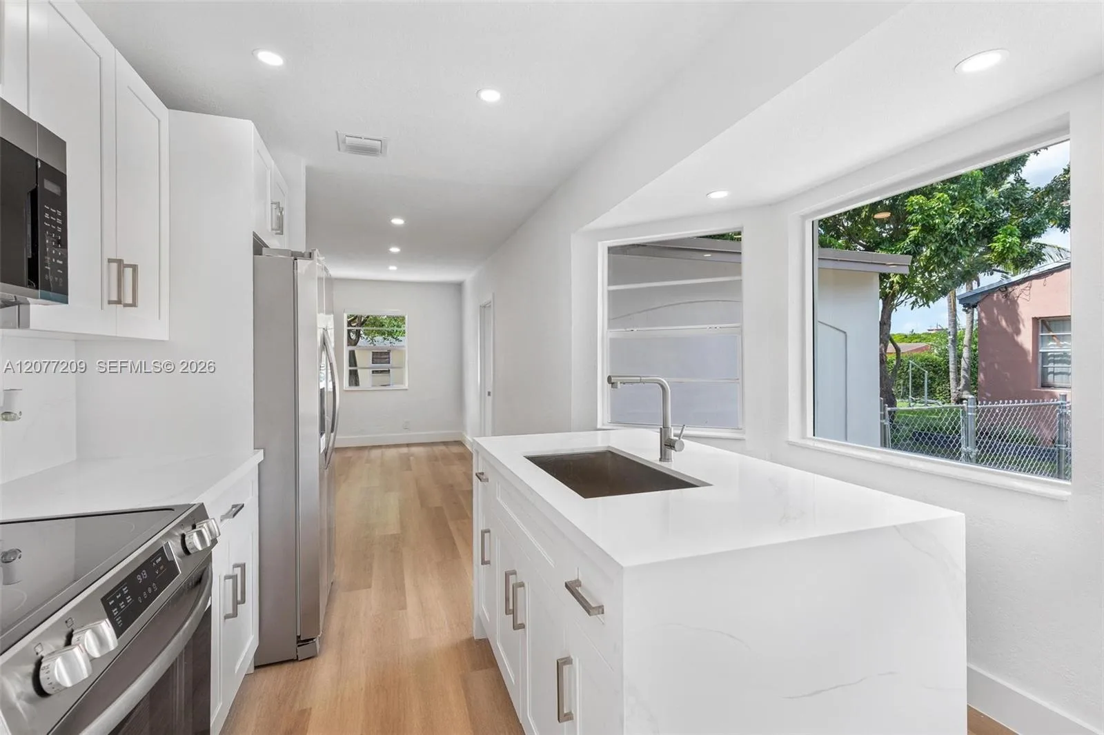 2839 Mayo St, Hollywood, FL 33020 photo 9