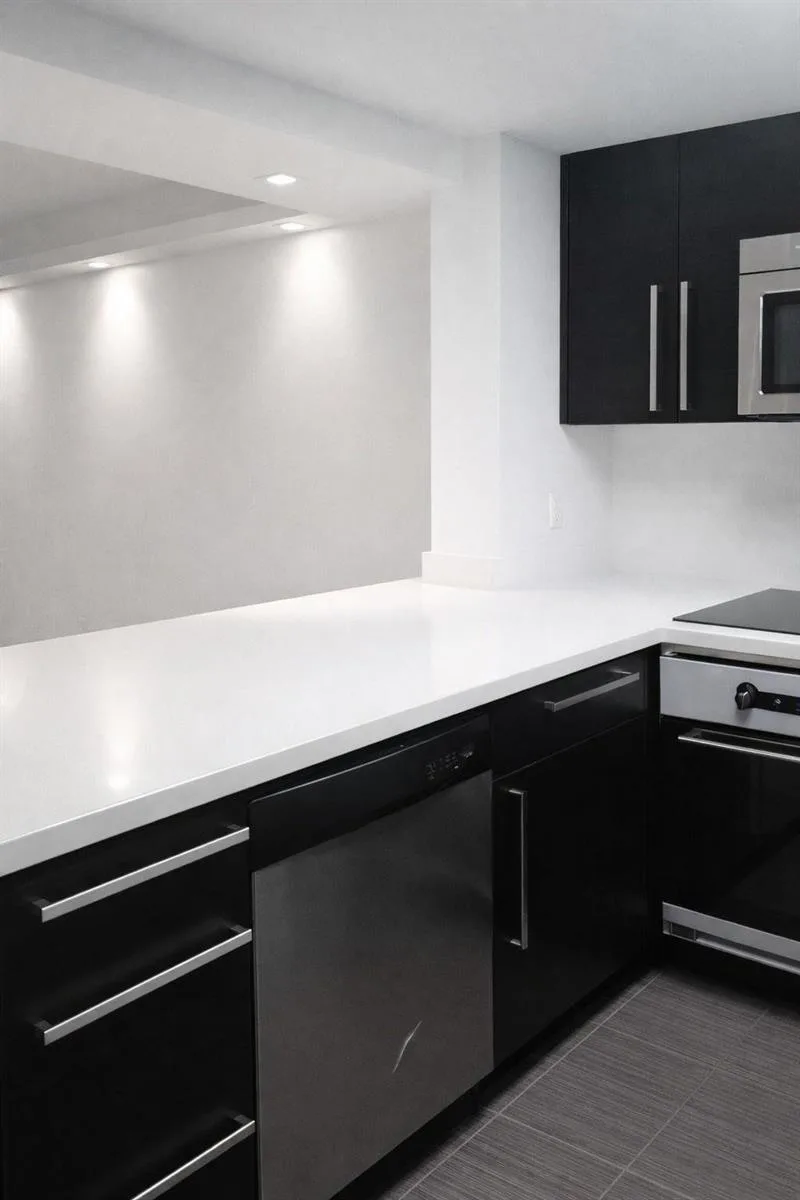 2020 NE 135TH Street # 502, North Miami, FL 33181 — zdjęcie 3