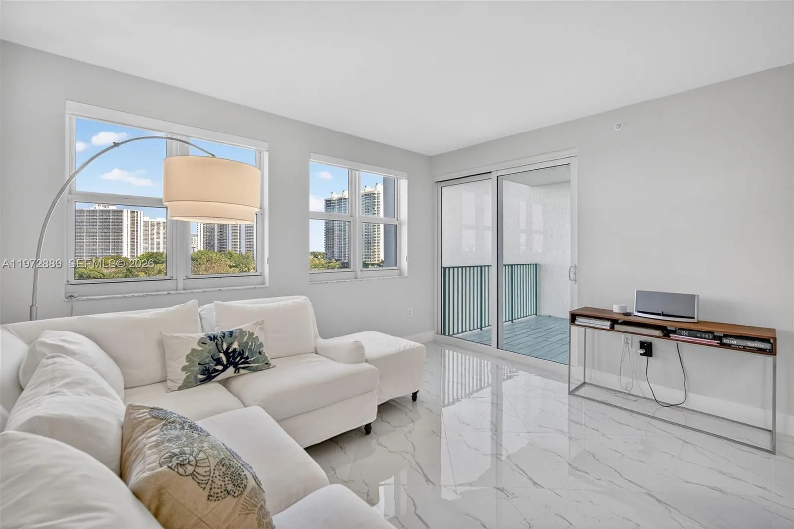 20000 E Country Club Dr # 714, Aventura, FL 33180 photo 3