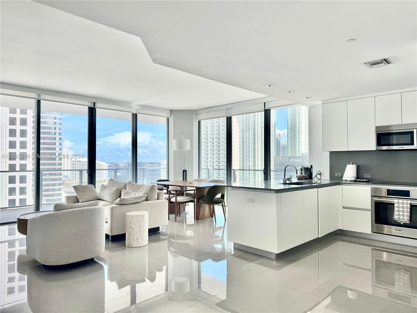 68 SE 6th St # 1501, Miami, FL 33131