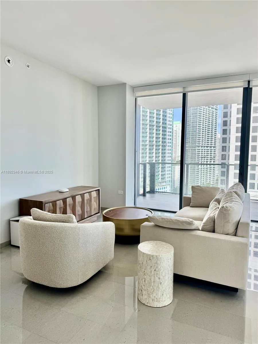 68 SE 6th St # 1501, Miami, FL 33131 photo 12
