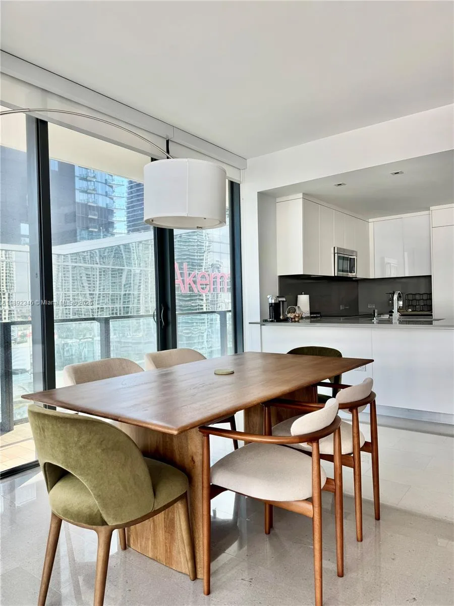 68 SE 6th St # 1501, Miami, FL 33131 photo 8