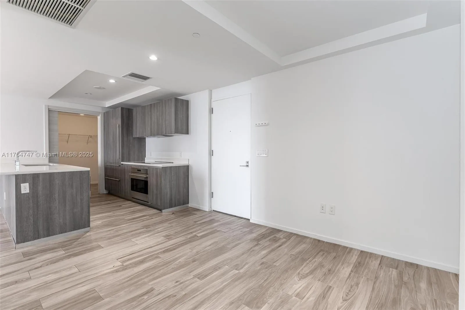 801 S Miami Ave # 3110, Miami, FL 33130 photo 8