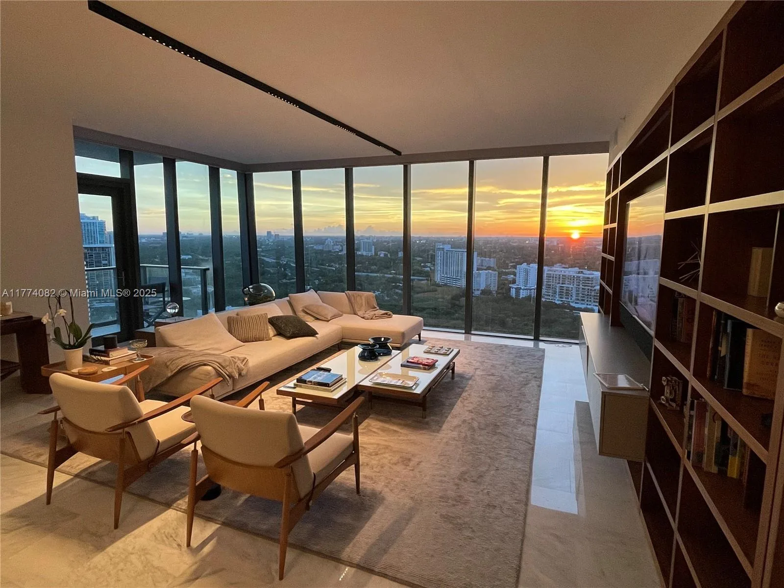 1451 Brickell Ave # 2803, Miami, FL 33131