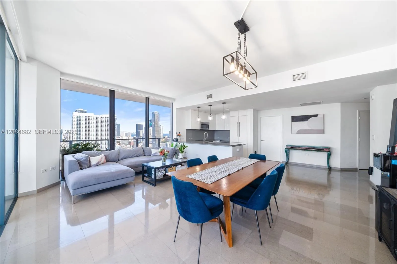 88 SW 7th St # 2312, Miami, FL 33130