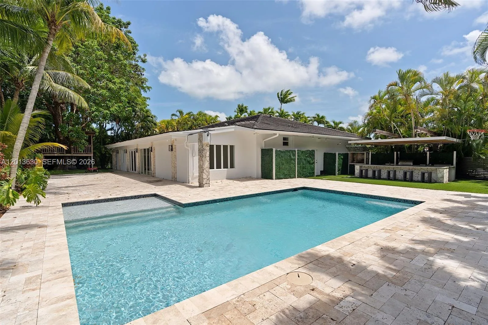 8745 SW 182nd Ter, Palmetto Bay, FL 33157