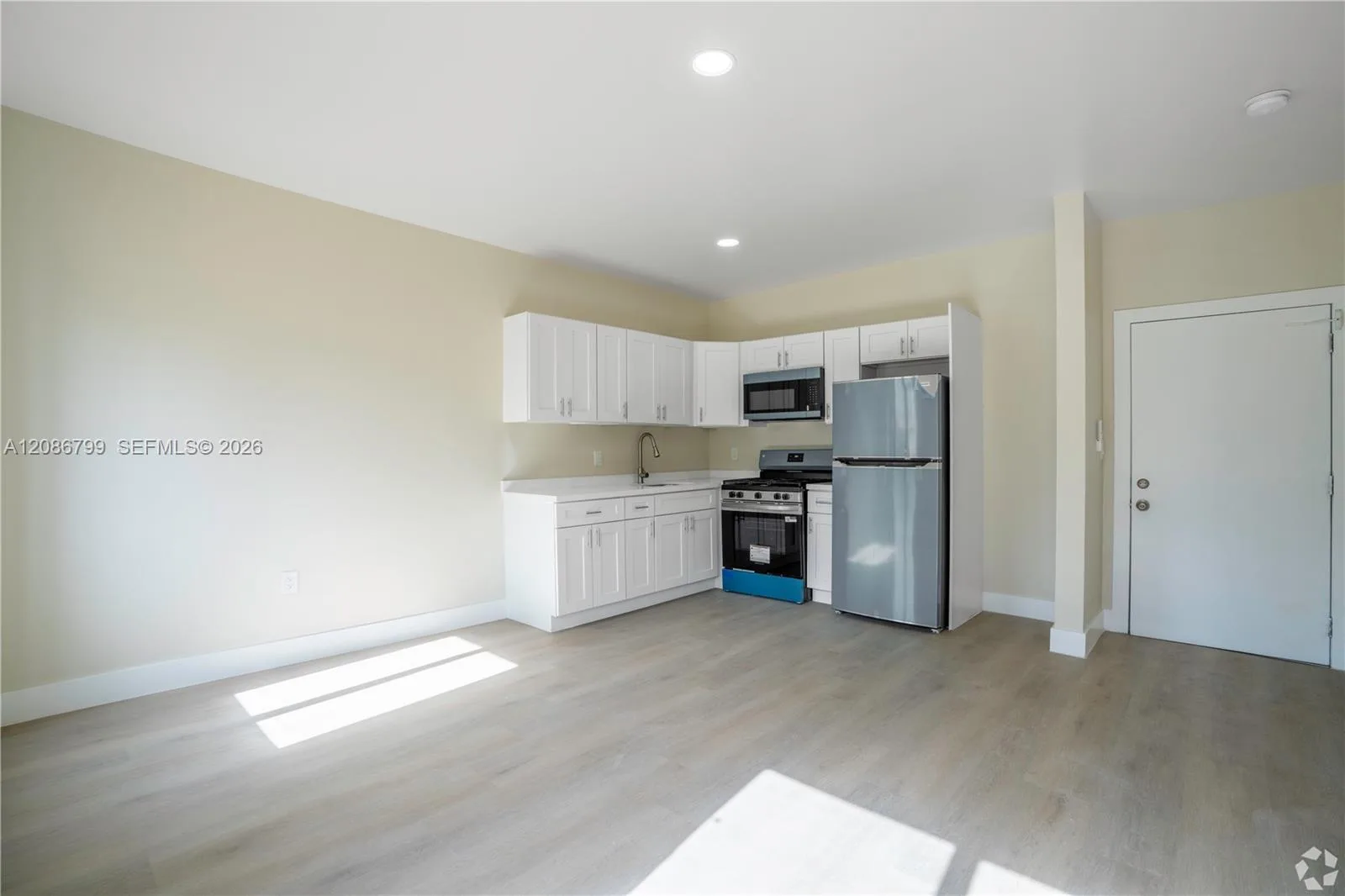 433 SW 6th St # 20, Miami, FL 33130