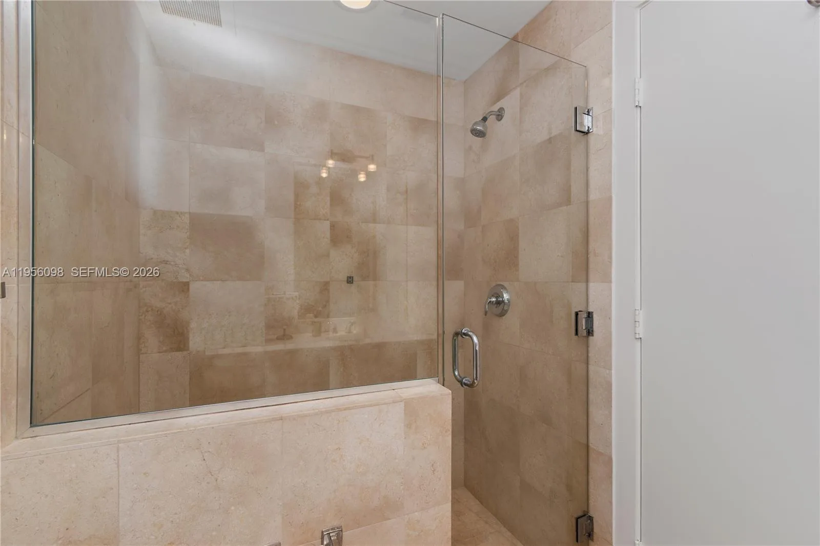 1060 Brickell Ave # 2207, Miami, FL 33131 photo 11