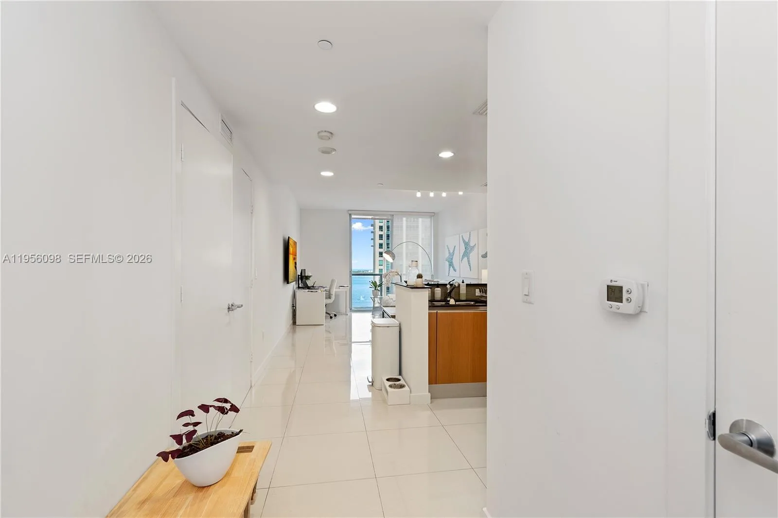 1060 Brickell Ave # 2207, Miami, FL 33131 photo 2