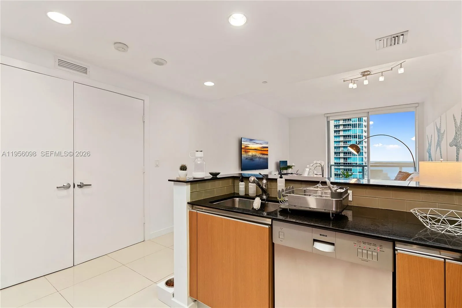 1060 Brickell Ave # 2207, Miami, FL 33131 photo 4