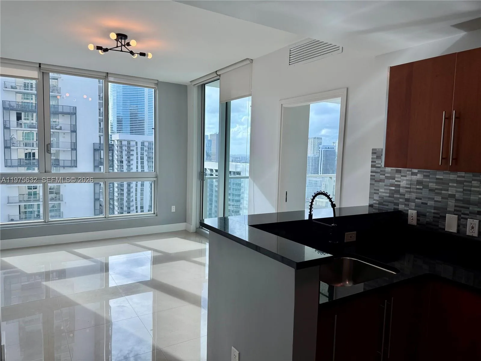 300 S Biscayne Blvd # 3011, Miami, FL 33131
