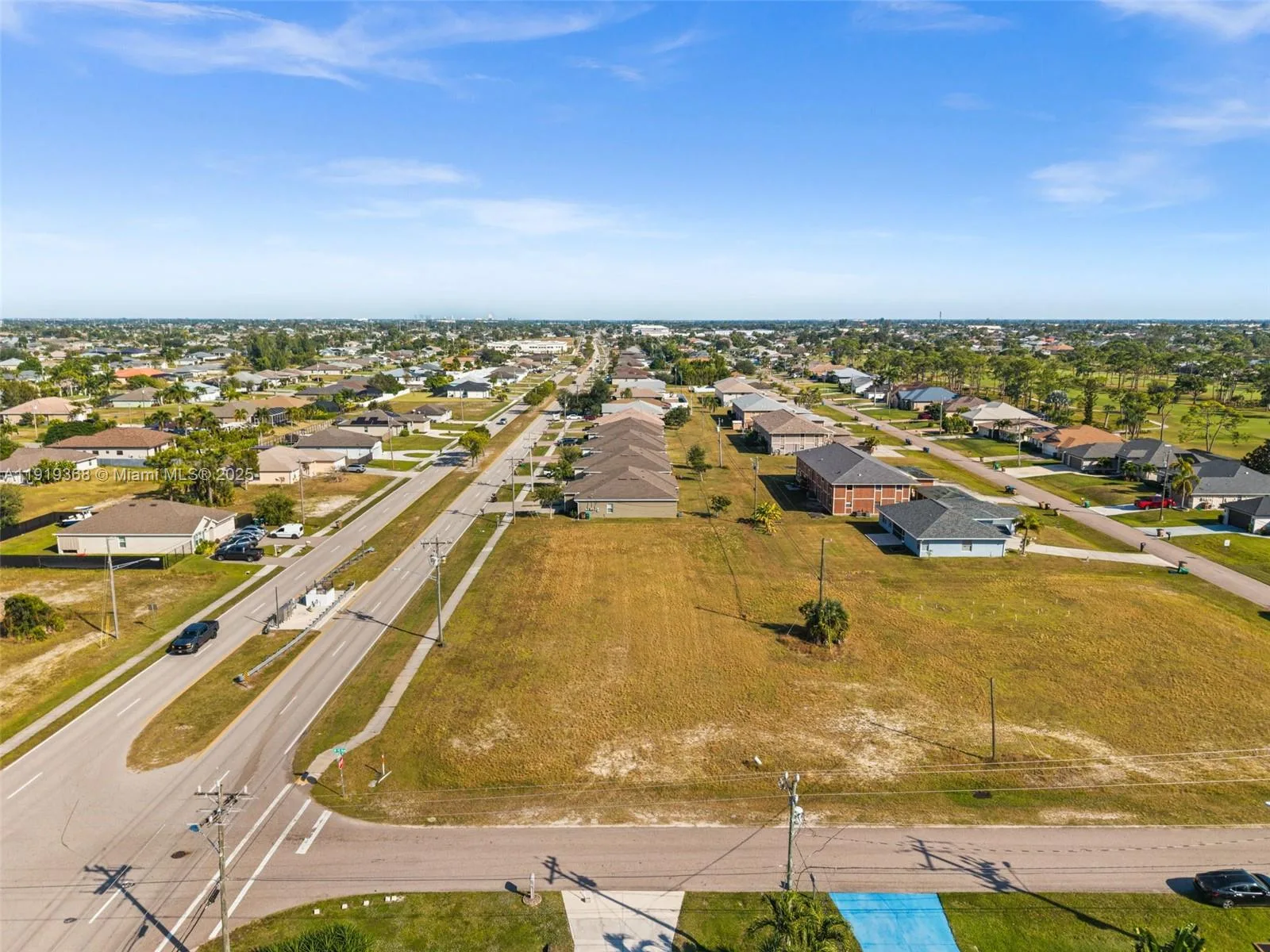1422 SW Trafalger PKWY, Cape Coral, FL 33991