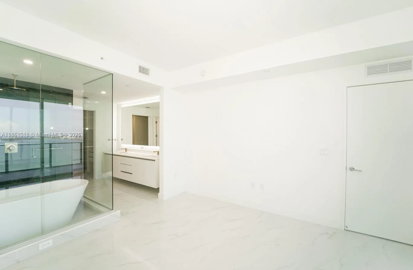 700 NE 24th St # 2904, Miami, FL 33137 photo 11