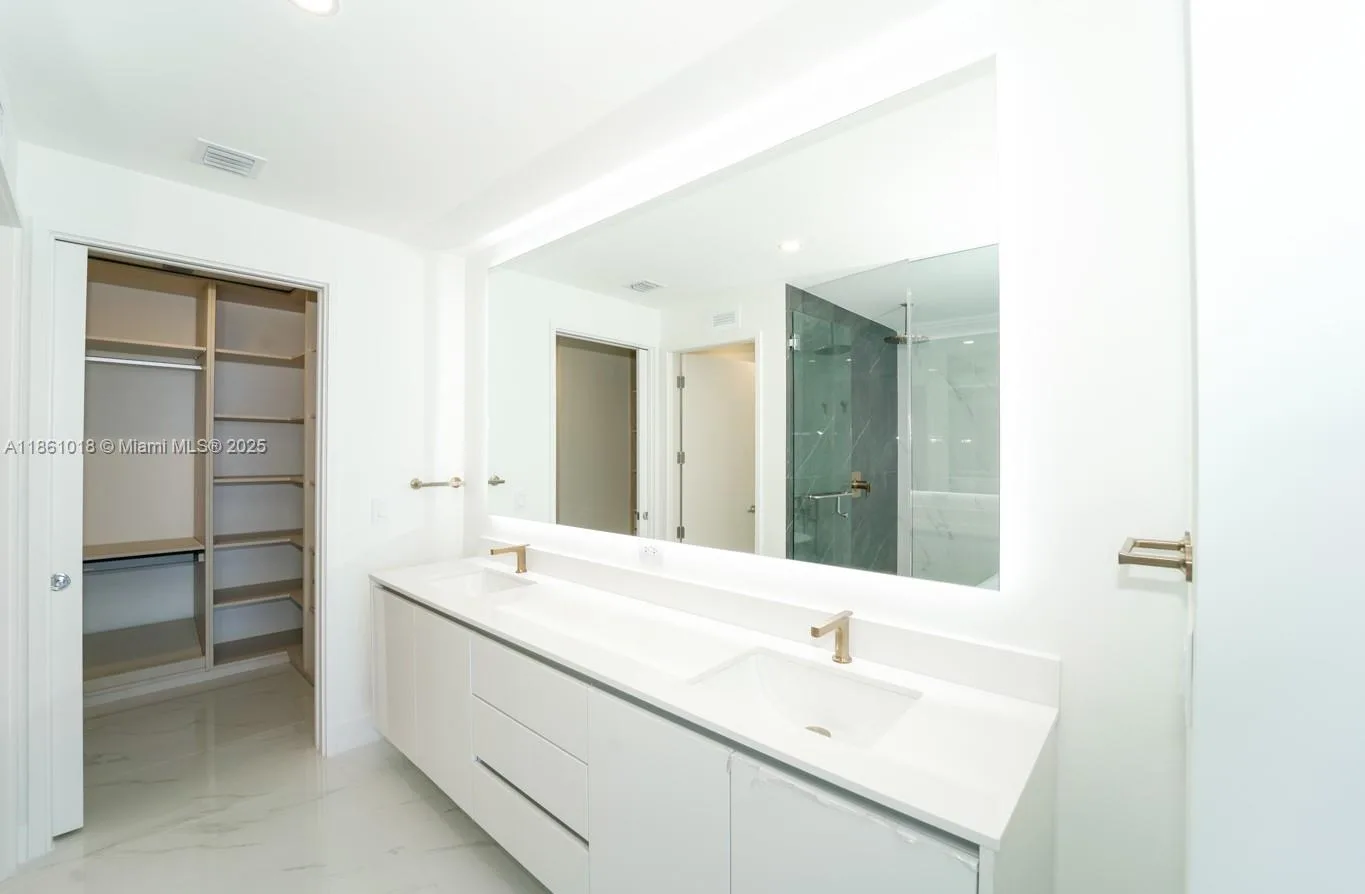 700 NE 24th St # 2904, Miami, FL 33137 photo 12