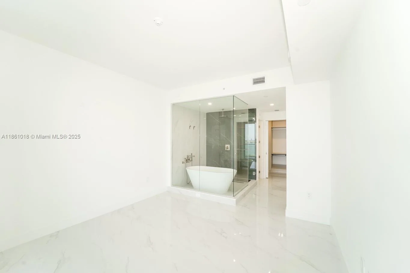 700 NE 24th St # 2904, Miami, FL 33137 photo 5