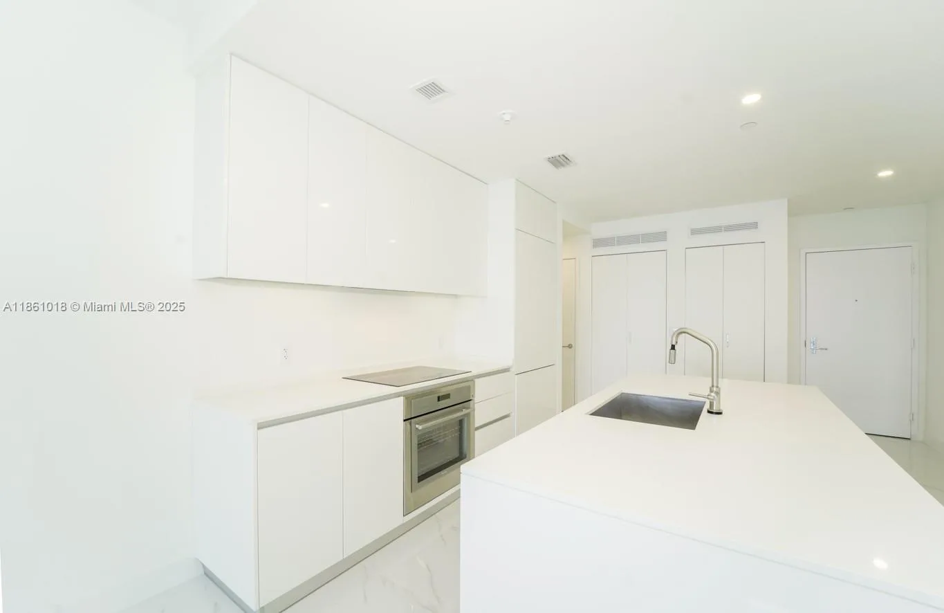 700 NE 24th St # 2904, Miami, FL 33137 photo 9