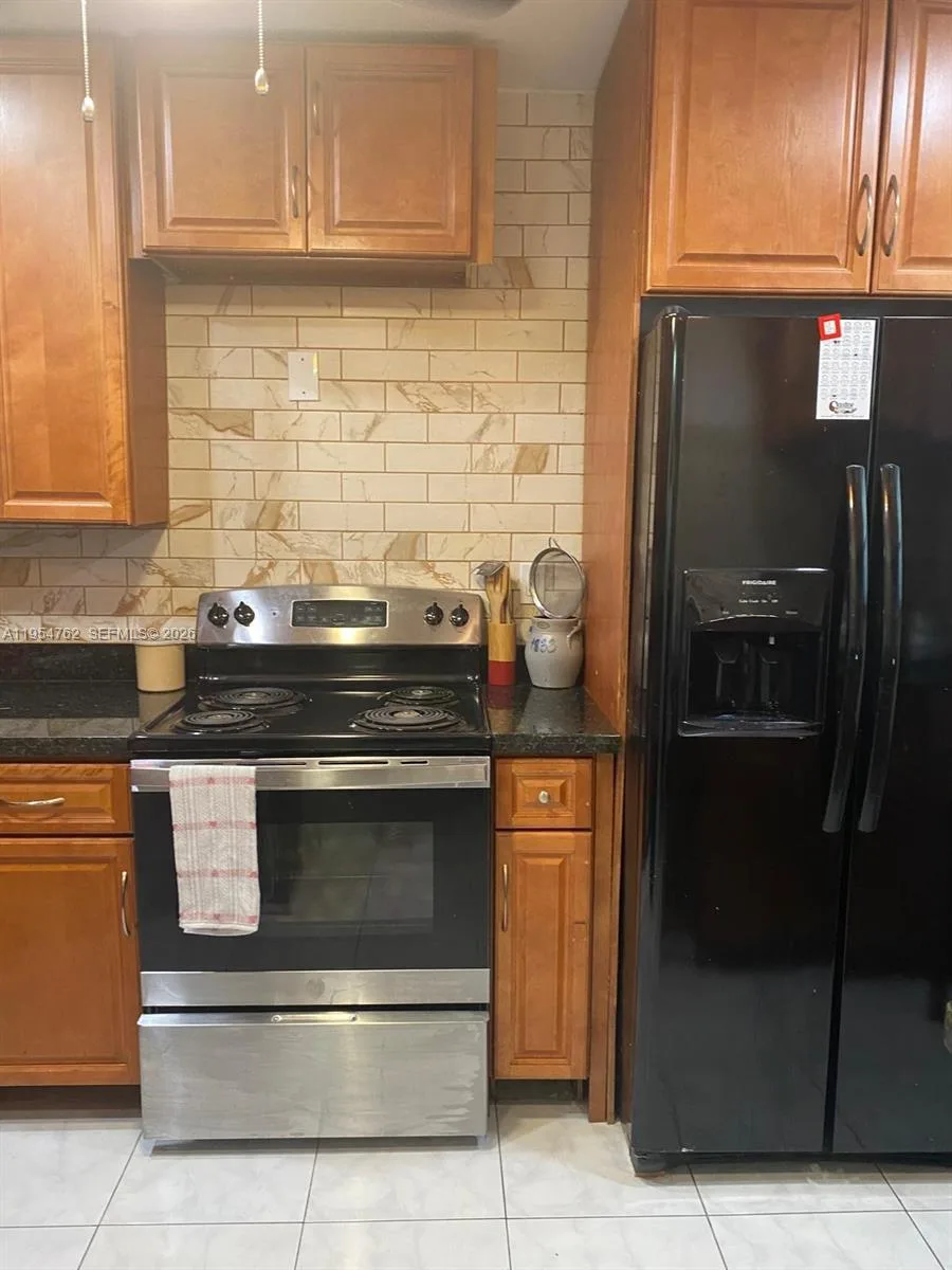 16750 NE 10th Ave # 214, North Miami Beach, FL 33162 photo 4