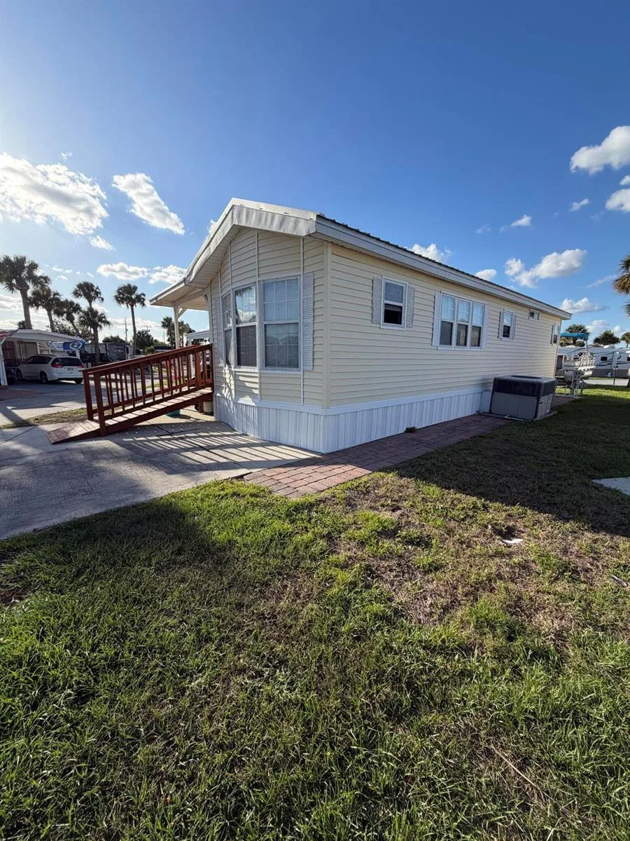 6673 SE 56th Lane, Okeechobee, FL 34974