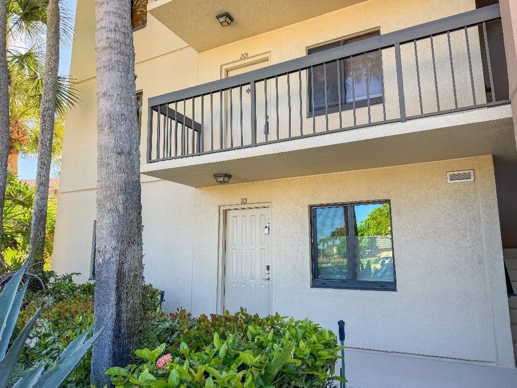 901 Seafarer Circle # 101, Jupiter, FL 33477