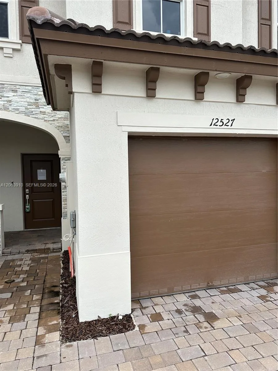 12527 NW 24 AVE # 12527, Miami, FL 33167