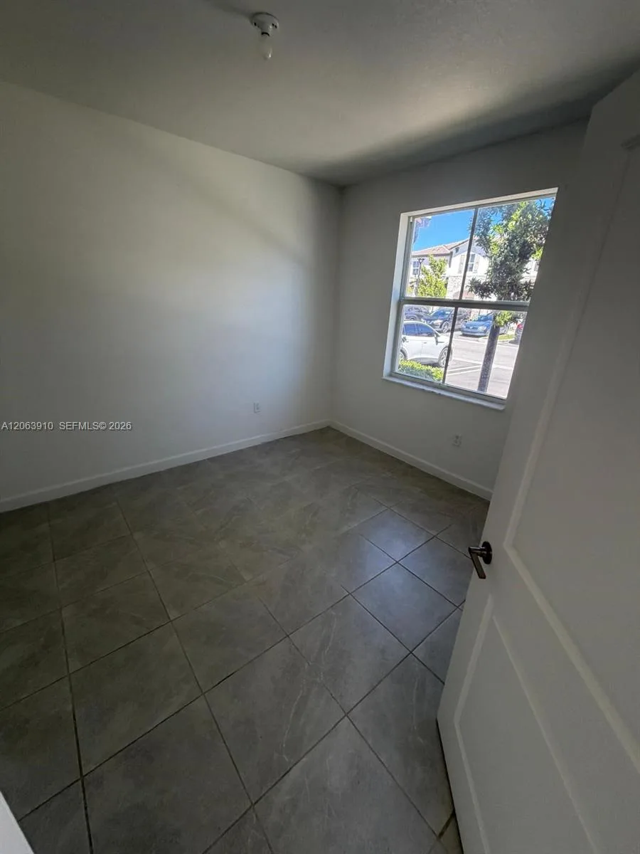 12527 NW 24 AVE # 12527, Miami, FL 33167 photo 2