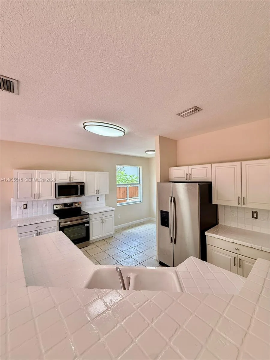 2123 NE 38th Rd # 2123, Homestead, FL 33033 photo 2