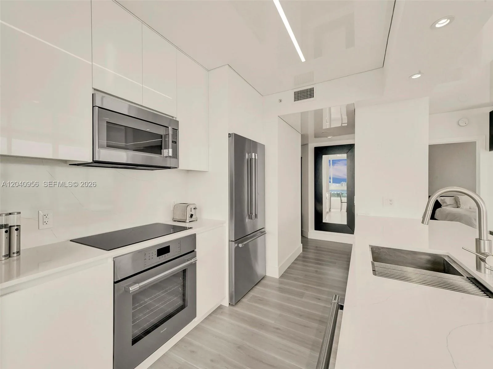 6365 Collins Ave # 2407, Miami Beach, FL 33141 photo 3