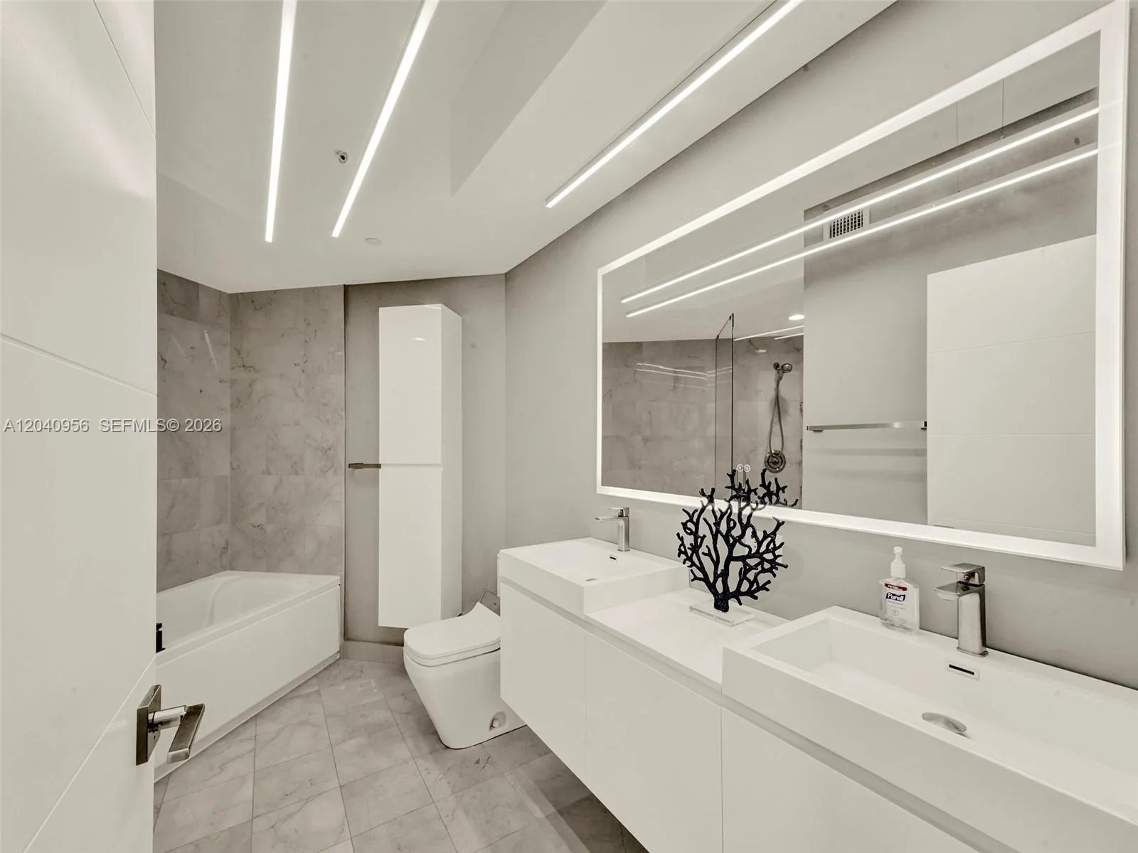 6365 Collins Ave # 2407, Miami Beach, FL 33141 photo 8