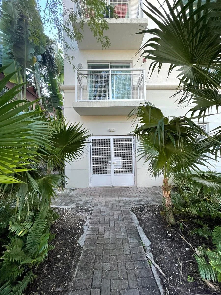 630 85th St # 102, Miami Beach, FL 33141
