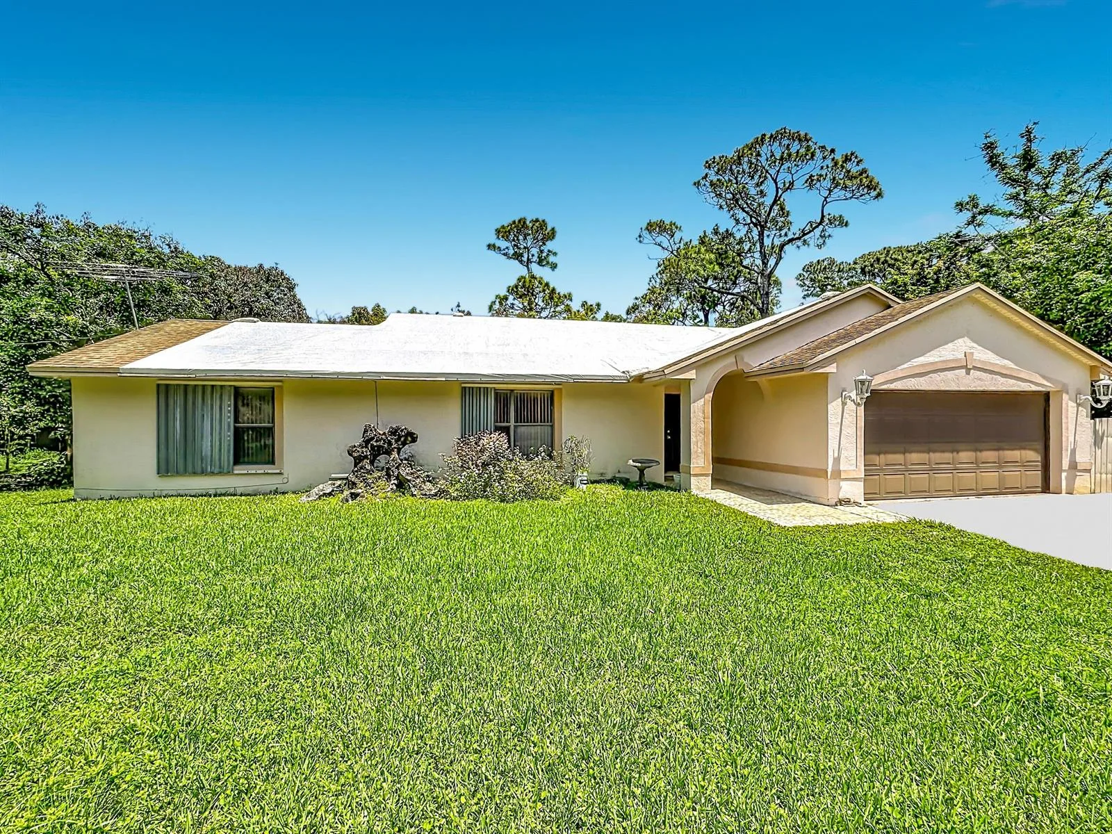 12821 N 86th Rd Road N, FL 33412