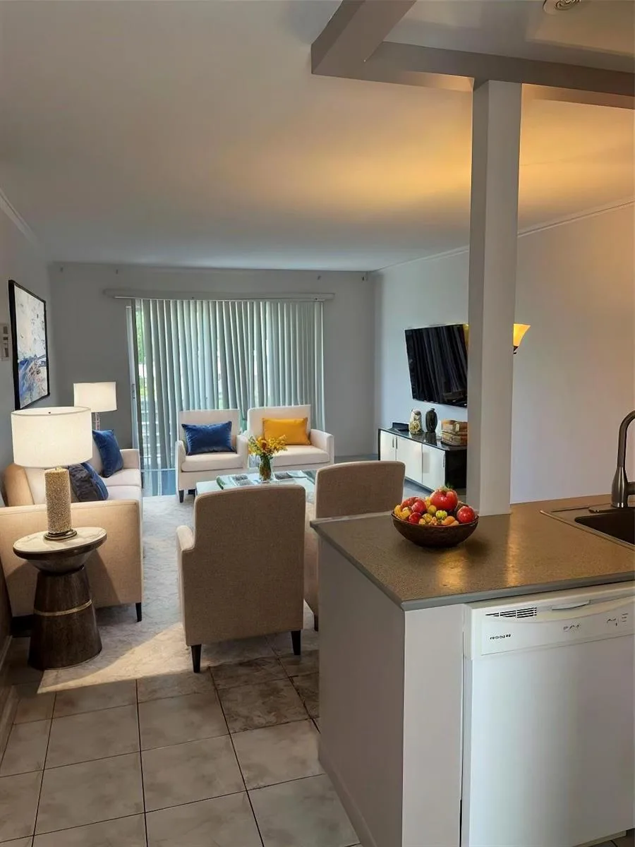 4421 NW 16th Street # G211, Lauderhill, FL 33313