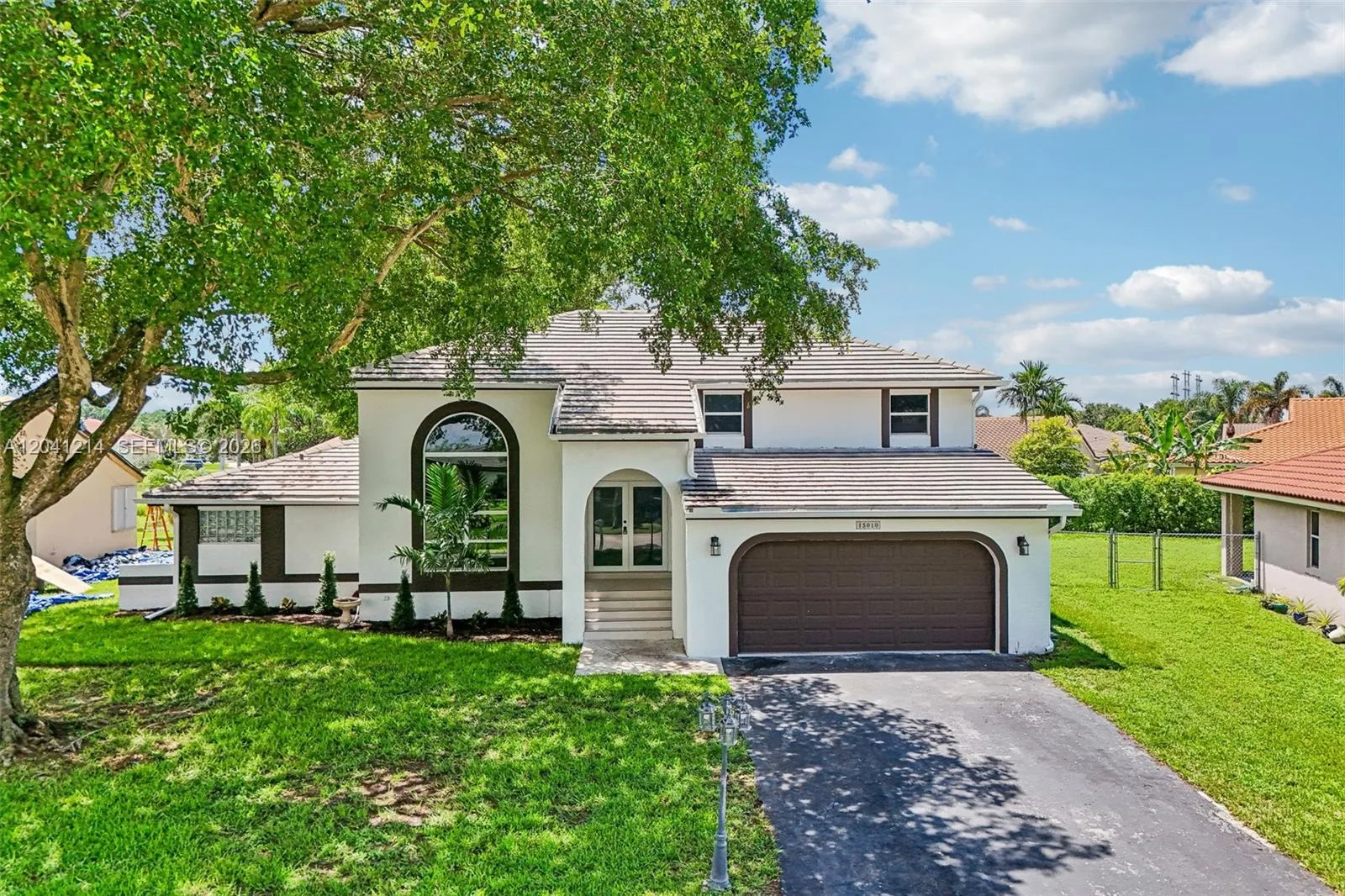 15010 E Falcons Lea Dr, Davie, FL 33331