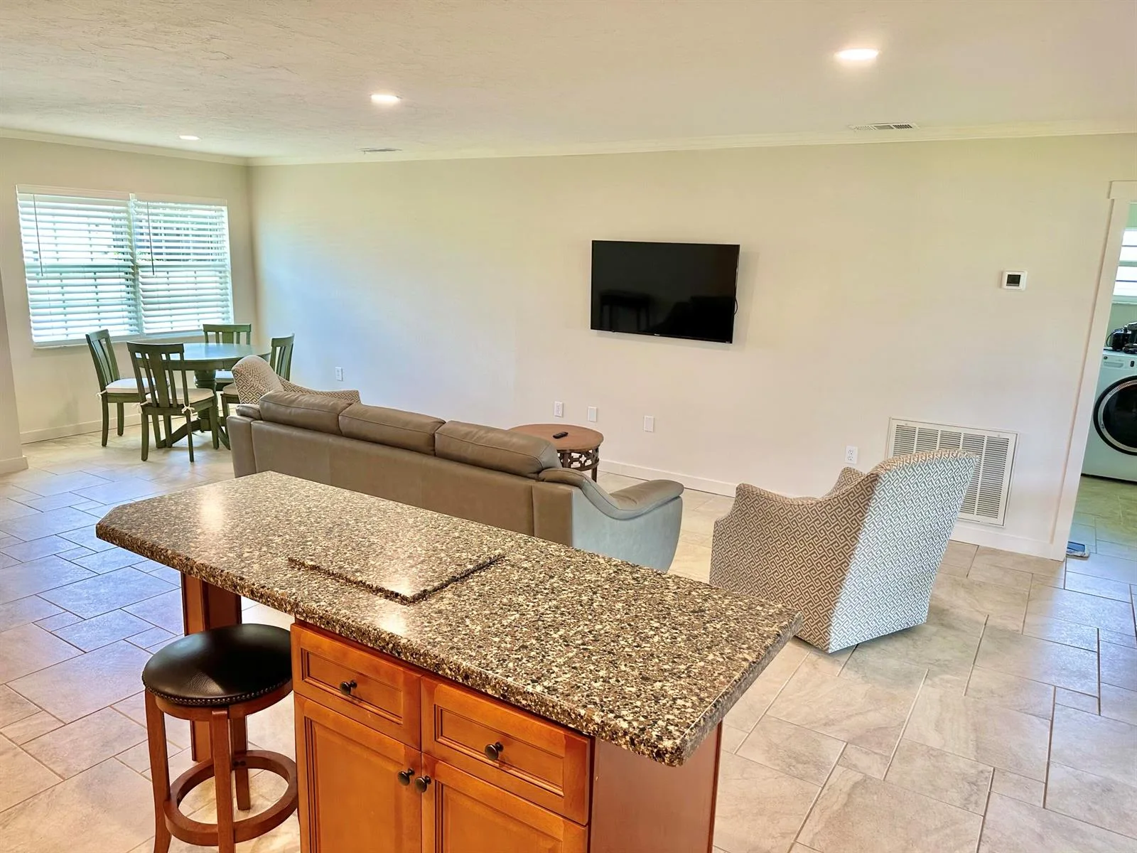126 Lake Francis Drive, Lake Placid, FL 33852 photo 8