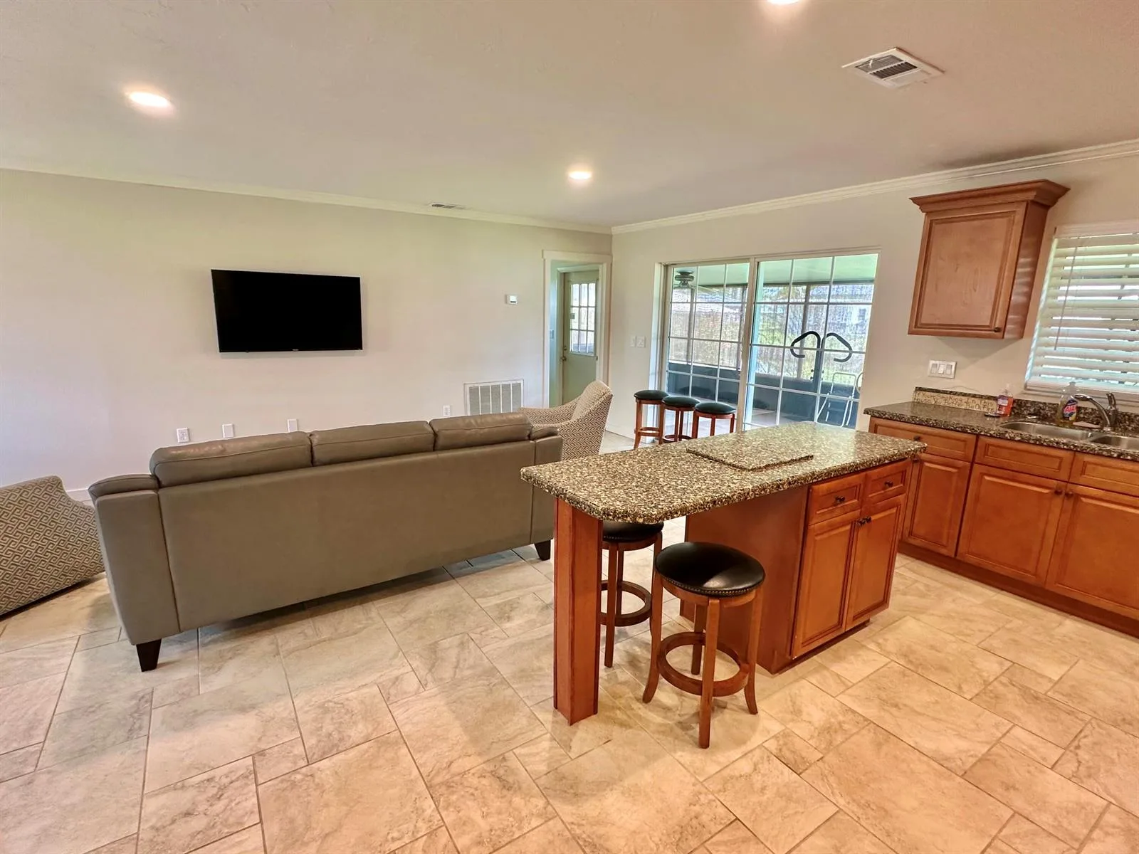 126 Lake Francis Drive, Lake Placid, FL 33852 photo 9