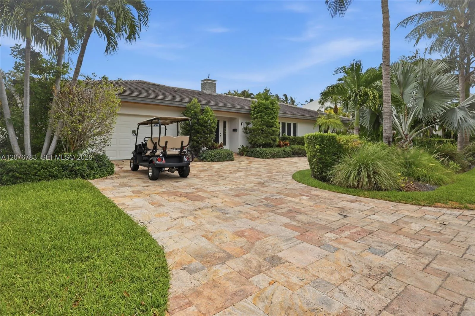 571 S Mashta Dr, Key Biscayne, FL 33149 photo 2