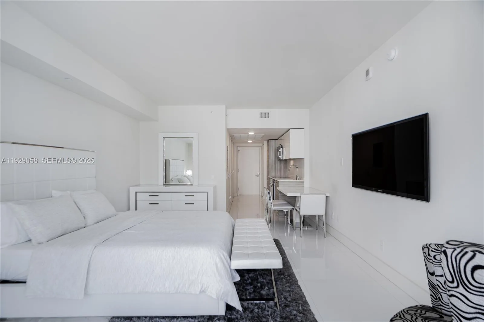1300 Brickell Bay Dr # 1912, Miami, FL 33131 photo 5
