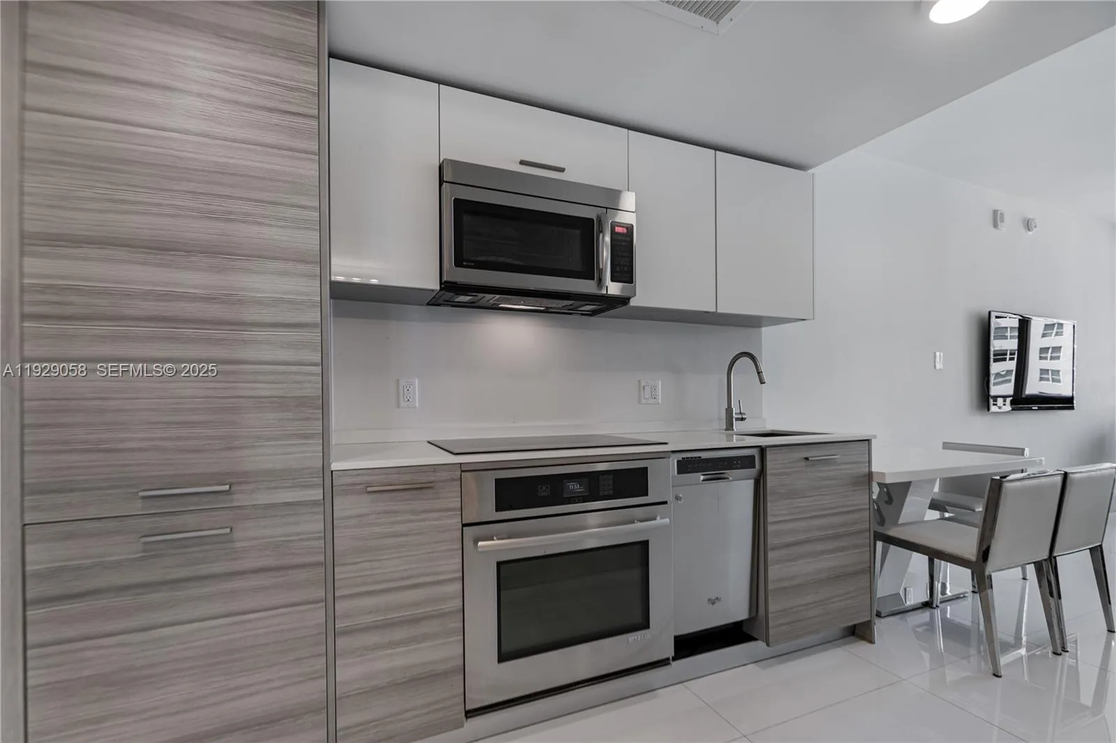1300 Brickell Bay Dr # 1912, Miami, FL 33131 photo 7