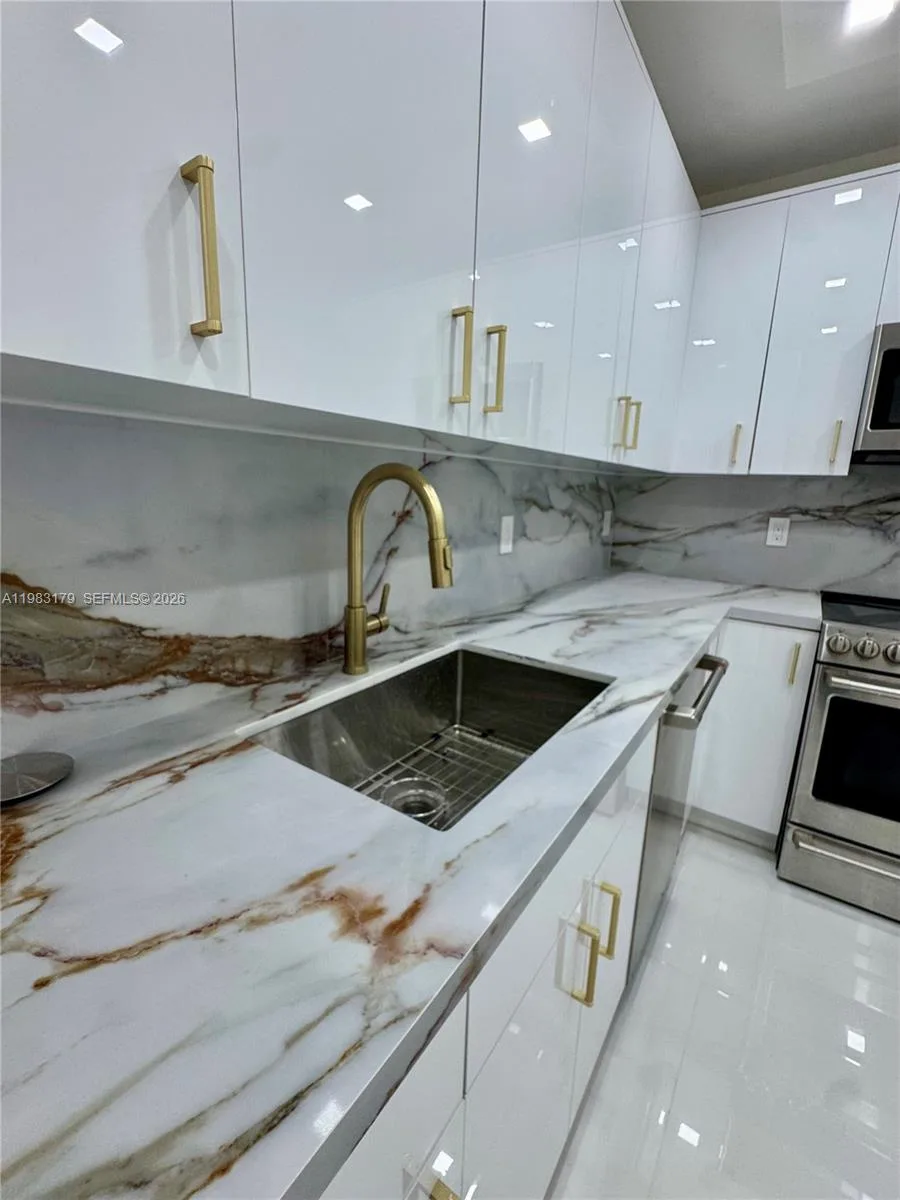 10185 Collins Ave # 606, Bal Harbour, FL 33154