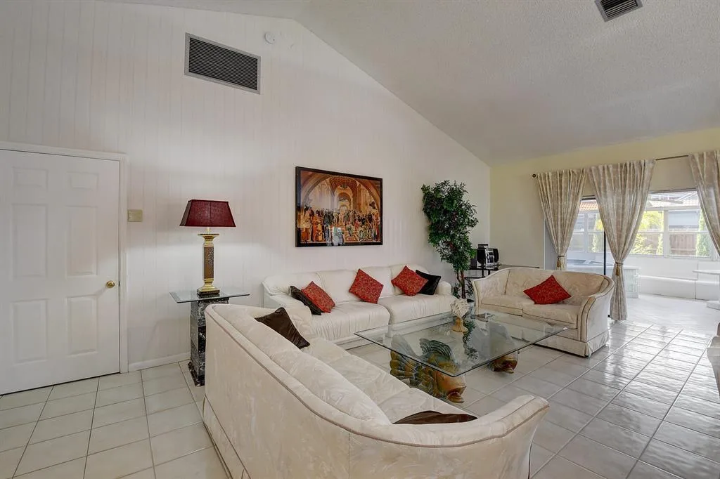 9565 El Clair Ranch Road, Boynton Beach, FL 33437 photo 4