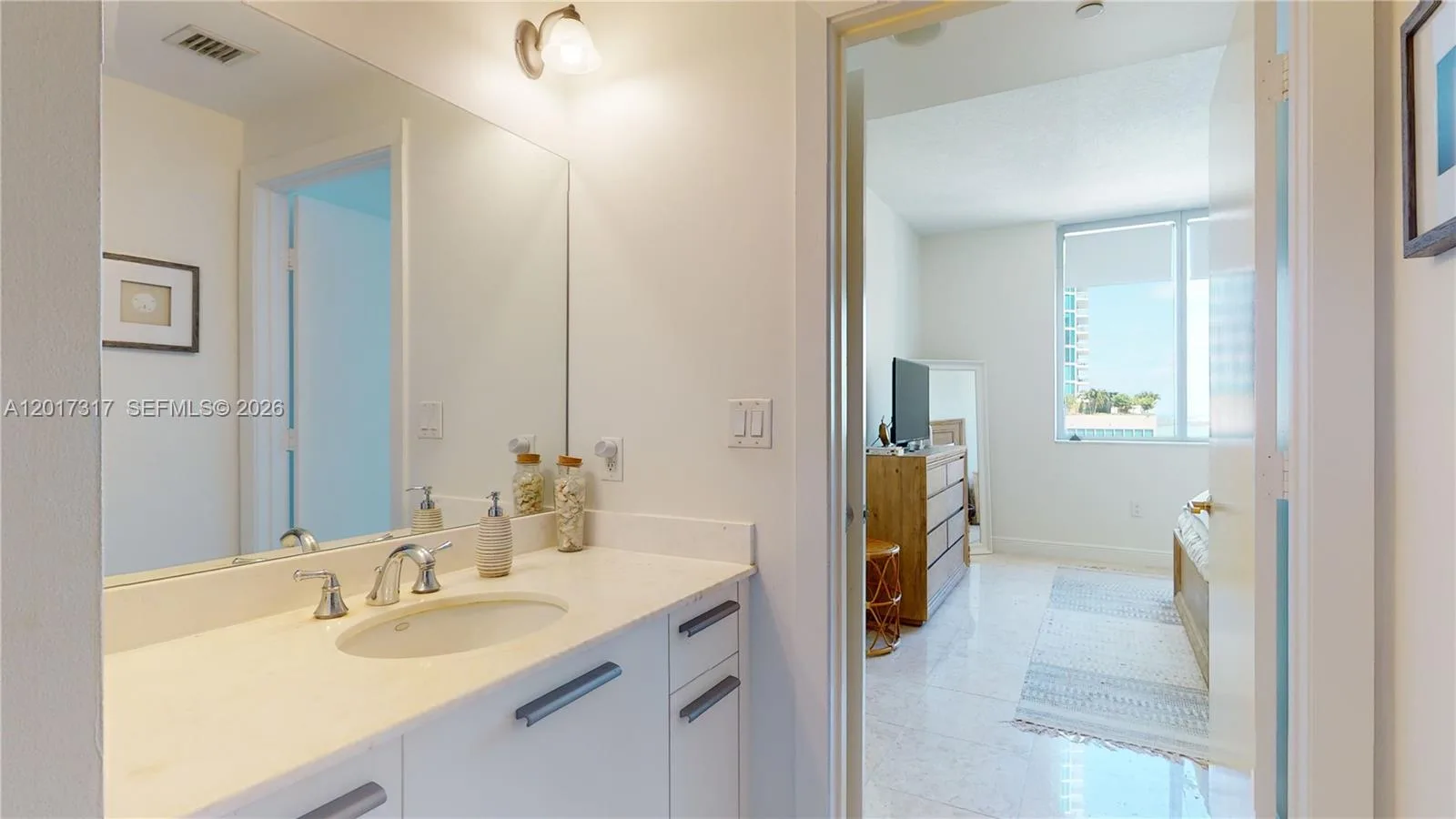 1060 Brickell Ave # 1805, Miami, FL 33131 photo 13