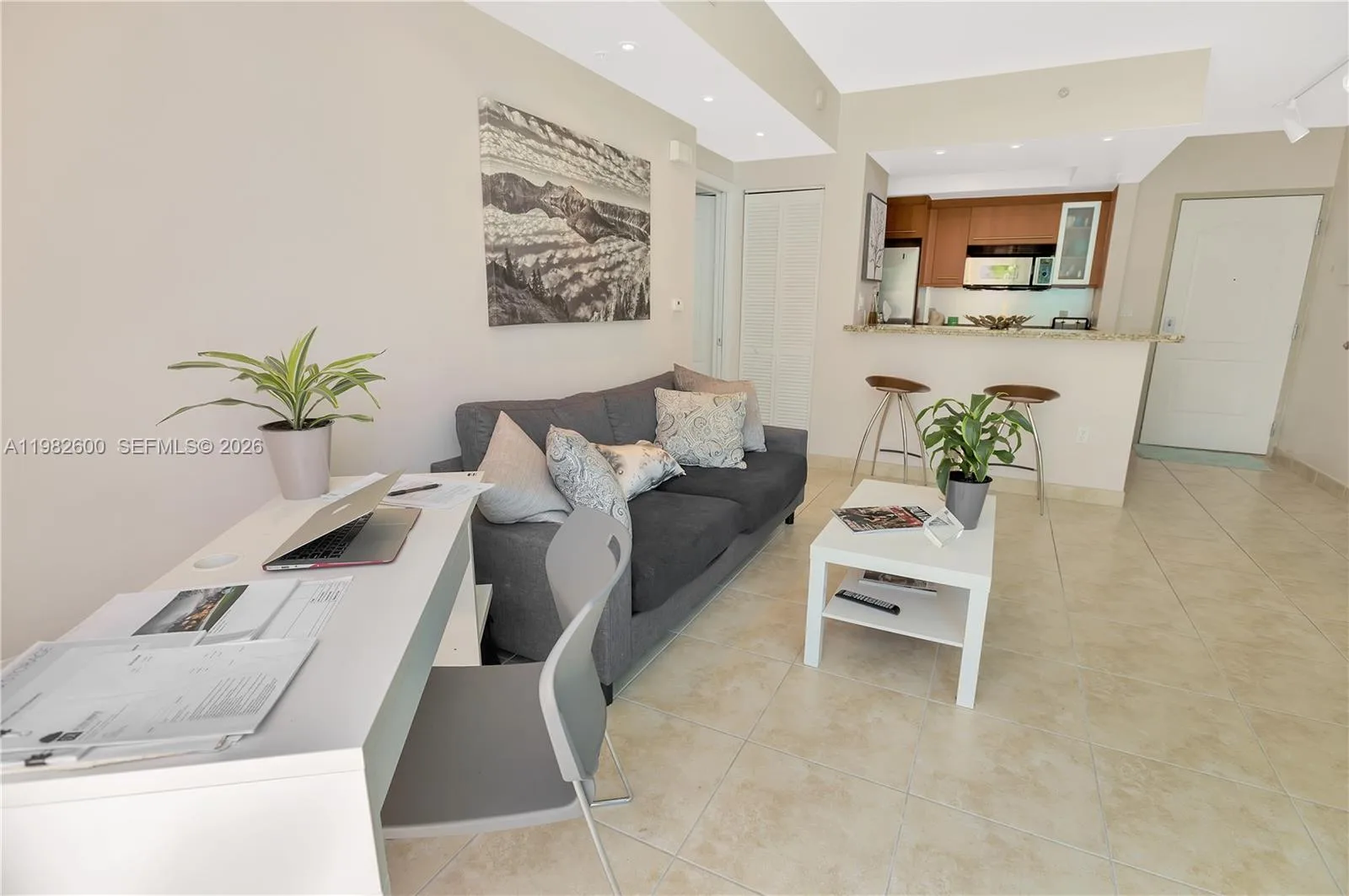 110 Washington Ave # 2414, Miami Beach, FL 33139