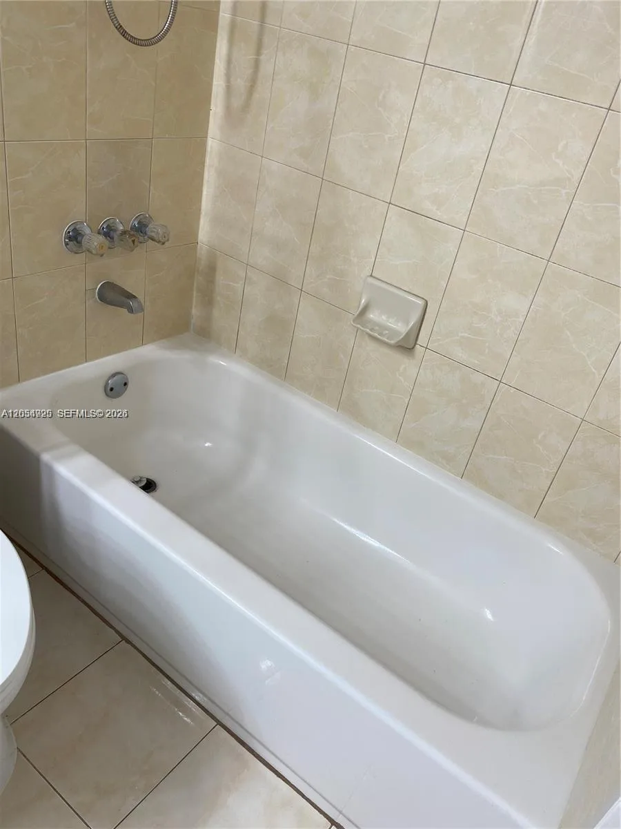 300 W Palm Cir W # 208, Pembroke Pines, FL 33025 photo 5