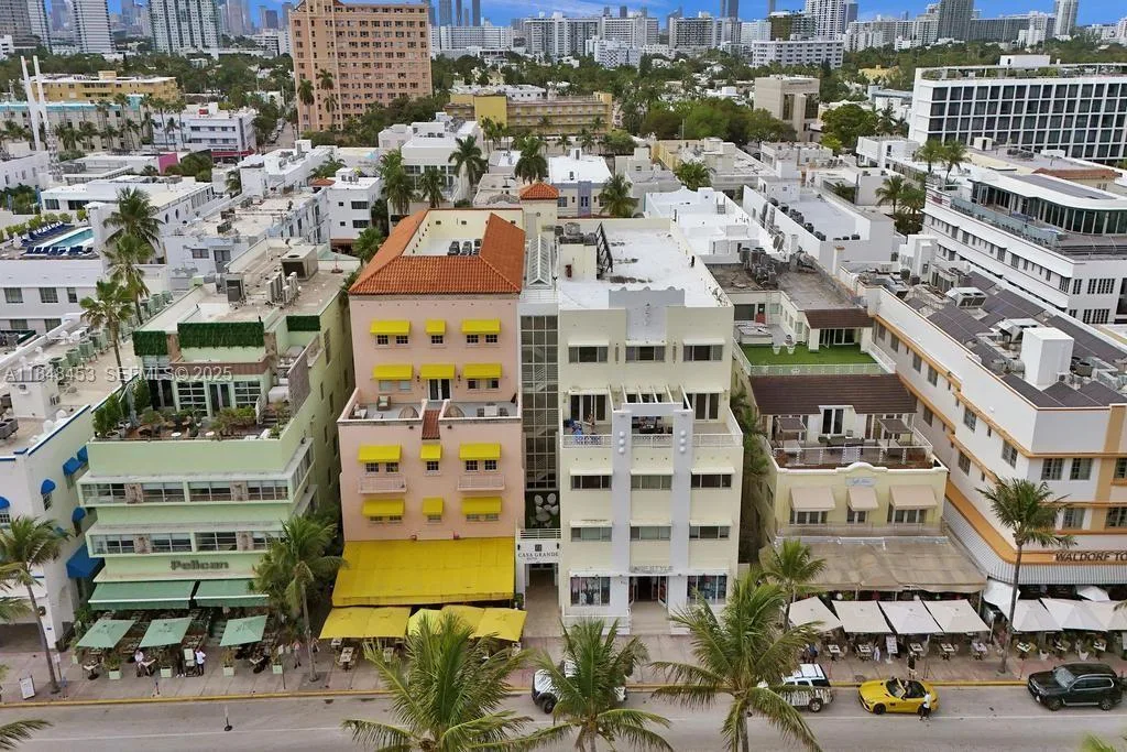 834 Ocean Drive # 406, Miami Beach, FL 33139