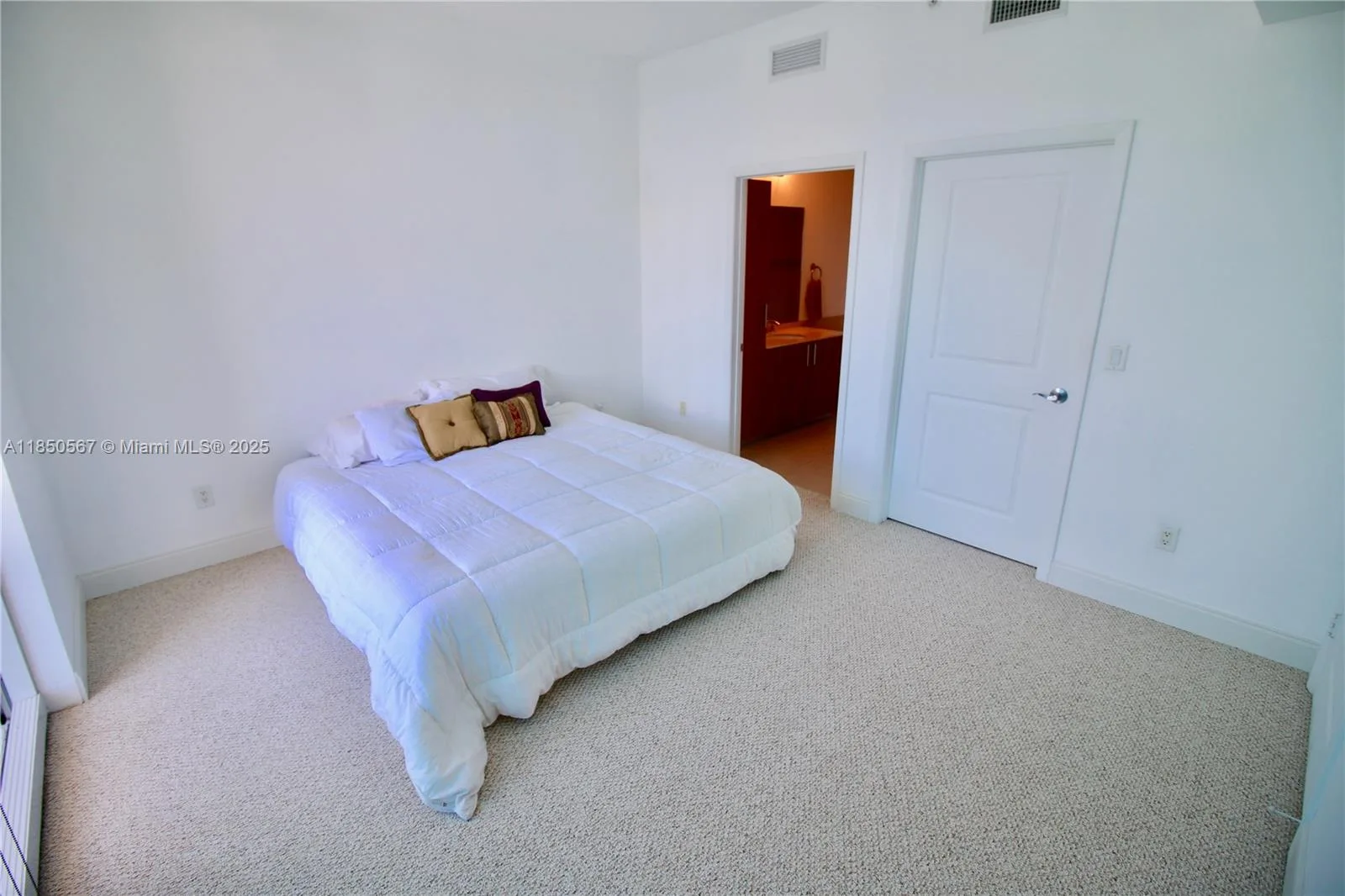 1945 S Ocean Dr # 707, Hallandale Beach, FL 33009 photo 12