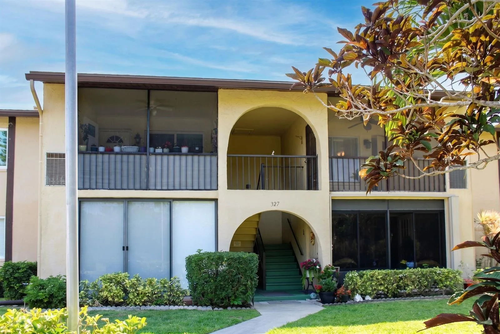 327 Pine Ridge Circle # B-2, FL 33463
